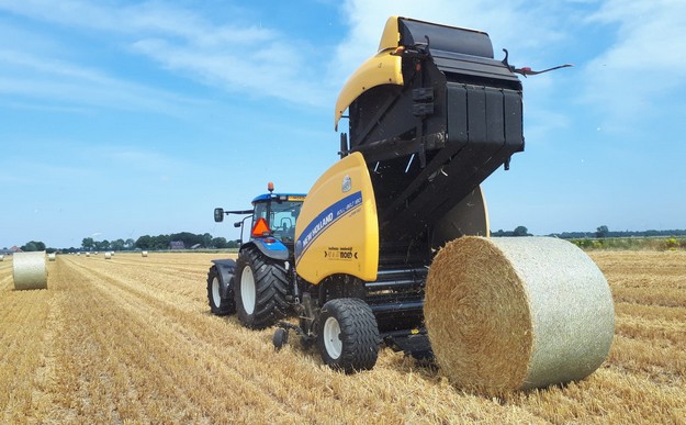uitzondering Begroeten Arbeid Loonbedrijf Moed: Voor het persen van grote pakken of ronde balen stro! uitzondering Begroeten Arbeid Loonbedrijf Moed: Voor het persen van grote pakken of ronde balen stro!